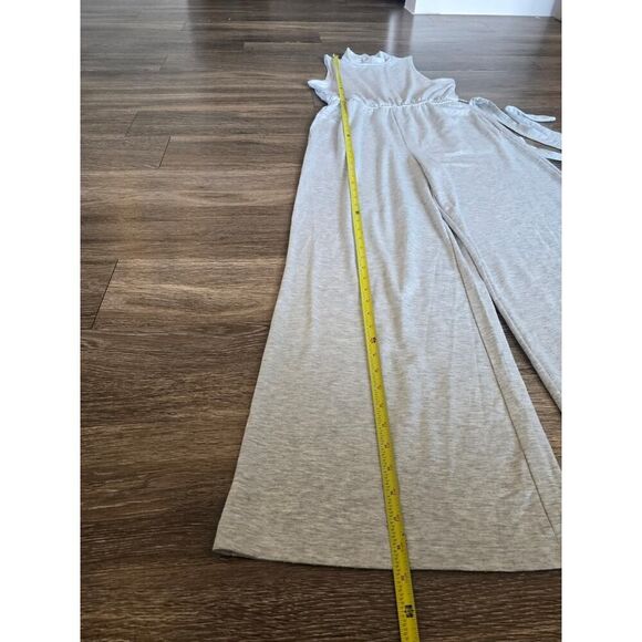 MarcβNew York Grey Sleeveless Jumpsuit Size M Soft Knit Tie Waist Pockets - Picture 7 of 10